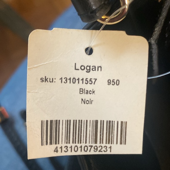 New with tags Danier Leather Purse - Picture 7 of 7